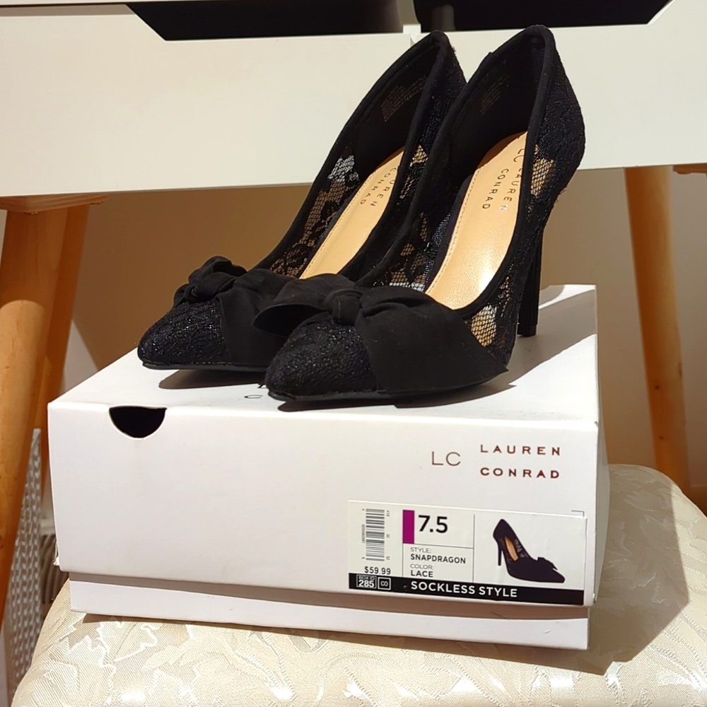 Lauren Conrad Black Lace Pumps Heels Size 7.5 Never Worn